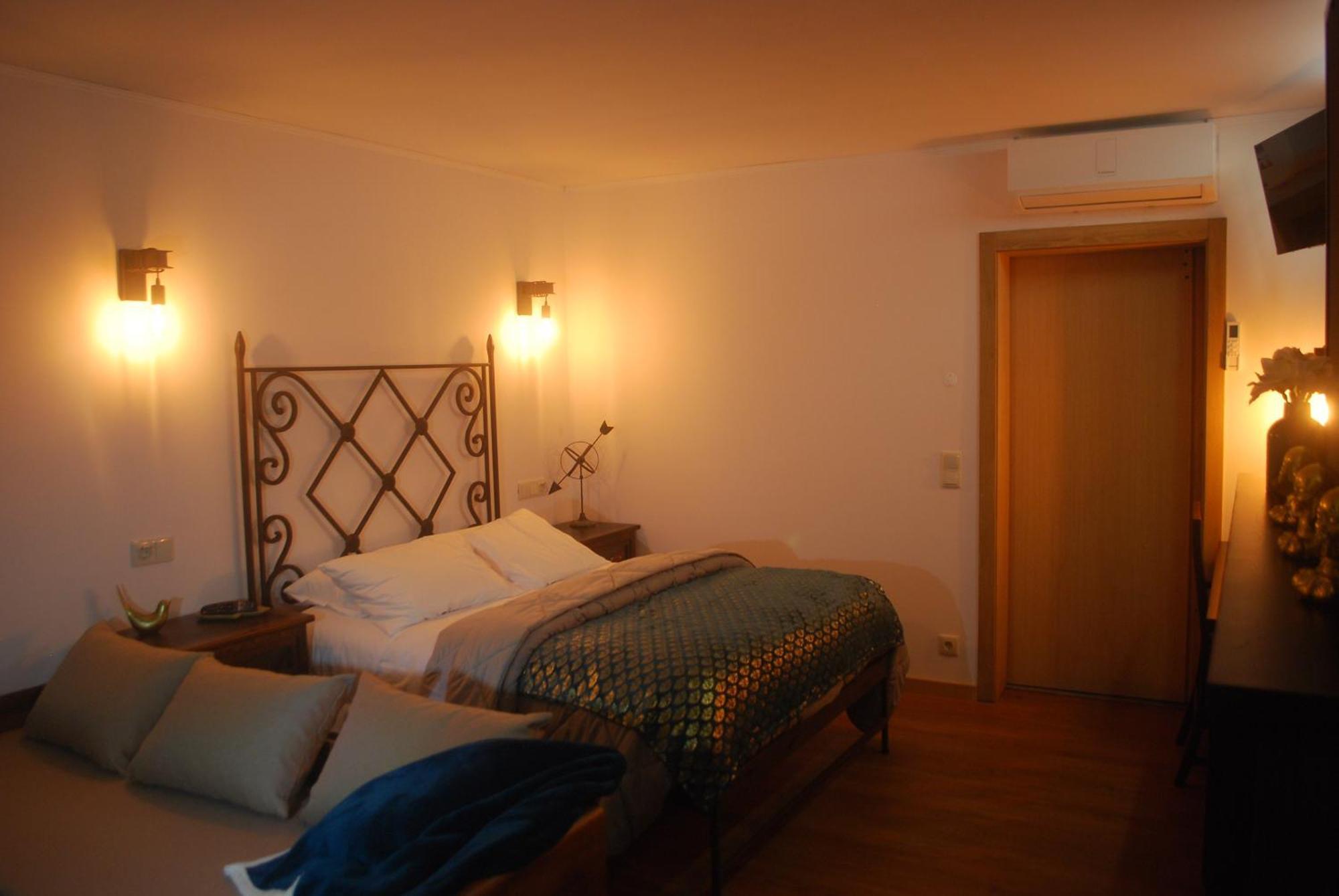 Quinta Padre Lobo Pensionat Santa Maria da Feira Exteriör bild