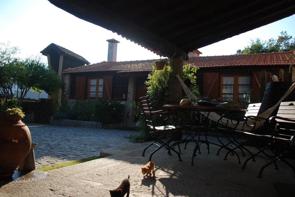 Quinta Padre Lobo Pensionat Santa Maria da Feira Exteriör bild